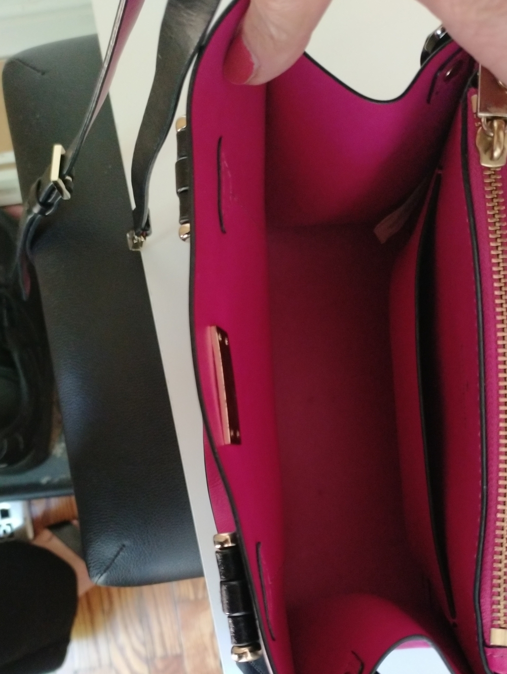 Kate Spade Black Structured Leather Bag with Bright Pink Trim - Picture 8 of 15